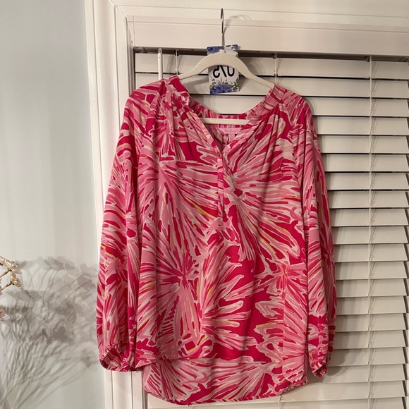 Lilly Pulitzer Tops - Lilly Pulitzer Pink and white Elsa Blouse